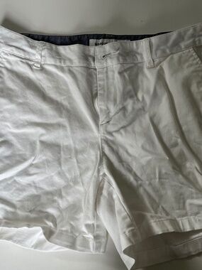 Amazon Essentials Shorts size 4 , like new